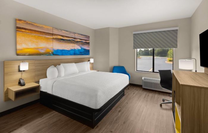 Days Inn by Wyndham McDonough