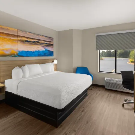 Days Inn by Wyndham McDonough