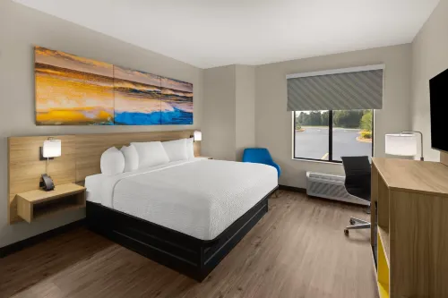 Days Inn by Wyndham McDonough - Pet Friendly