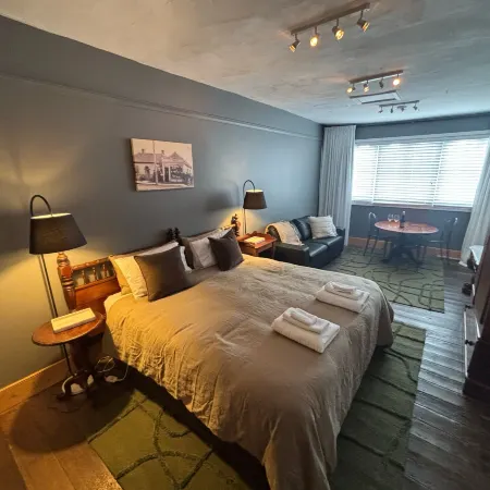 Robinson Cottage