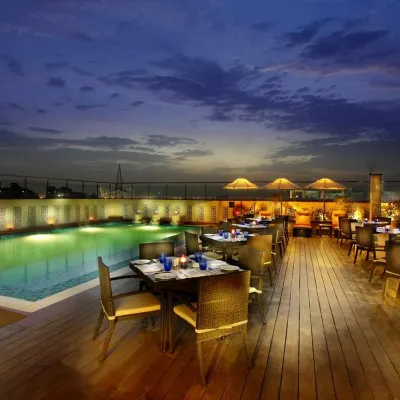 Mahagun Sarovar Portico Suites Hotels near Akshardham Temple