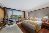 Crowne Plaza KOCHI by IHG - bar