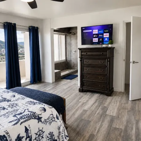 Updated 1Br/1BA - "Hillside Getaway"