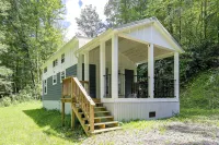 Walk to Creek! Serene Getaway in Mountain City - 3-Star