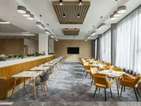 B1 City Hotel Hotels near Alexander Malinov Station