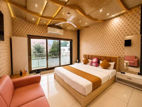 Hotel 5 Star RaceCourse - balcony