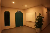 HOTEL MERIYA PALA - 2-Star