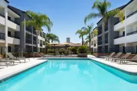 Courtyard Fresno - Pools