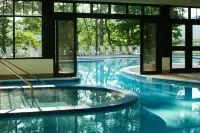Stonewall Resort - Pools