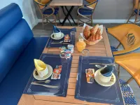 Crystal Hotel - พร้อมอาหารเช้า