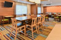 Fairfield Inn & Suites Jacksonville Orange Park - breakfast