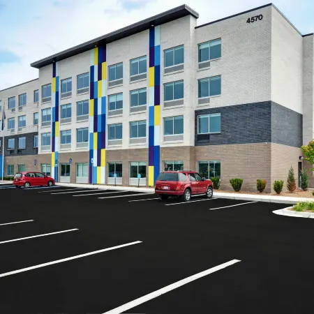 Tru by Hilton Grand Rapids Airport