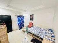 beautiful private room with private toilet - ACI 2000 - 2 stelle