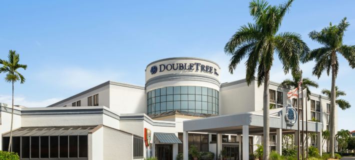 Doubletree by Hilton Fort Myers at Bell Tower Shops Hotele w: Lee County