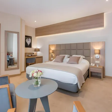 Lamaraz Hotels