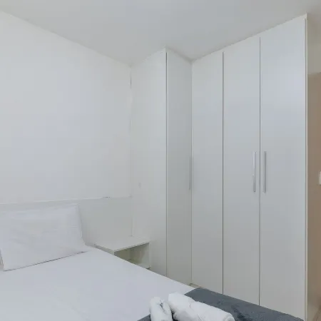 2 Bedroom Apartment 700 m From the Beach Mbr0108