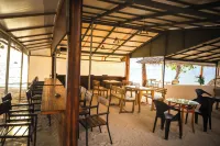Velaavani - Turtle Hive Dhiffushi - Pet friendly