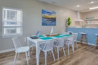 Off Season Sale, Beachfront Full House 4 Bedroom w/ Private Pool - 4-Star