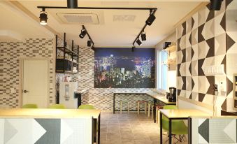 Moiri Guesthouse - Hostel - Housity
