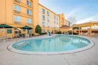 La Quinta Inn & Suites by Wyndham Sherman Hotels in Sherman