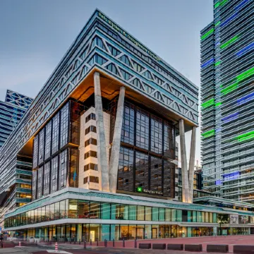 Leonardo Hotel Den Haag Babylon Отели рядом с достопримечательностью «Гаага»