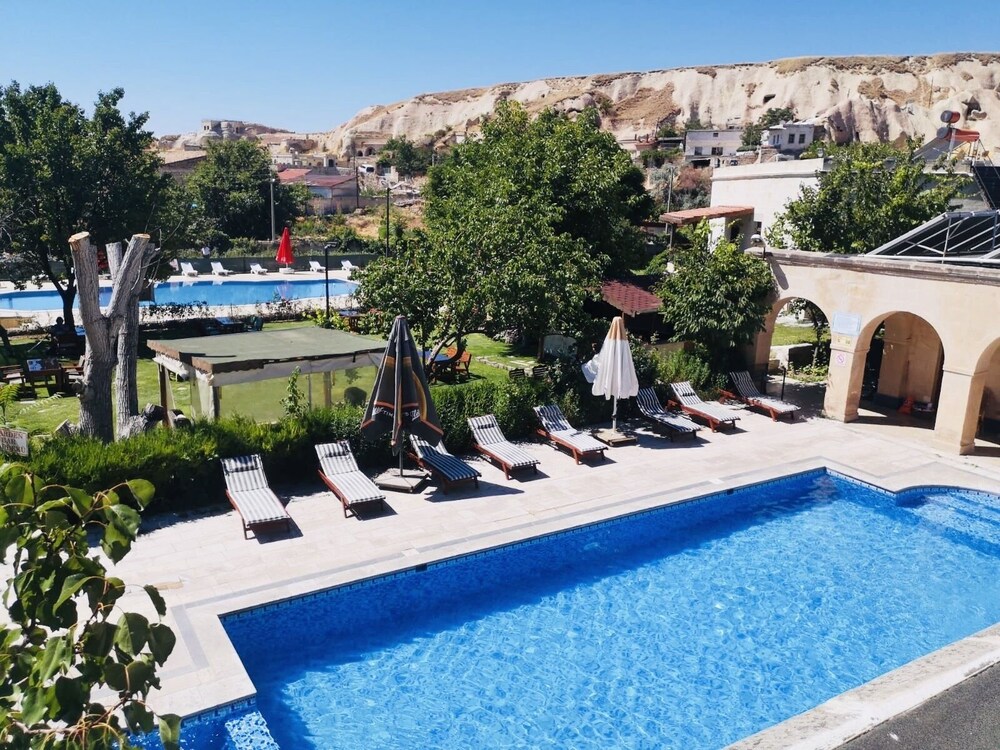 Melis Cave Hotel