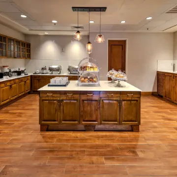 Hampton Inn & Suites Austin Downtown