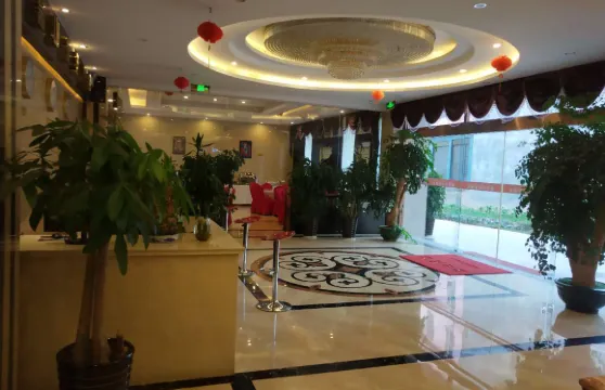 普格螺髻山秋安酒店