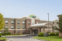Holiday Inn Express KANSAS CITY - AT THE LEGENDS by IHG - Pool