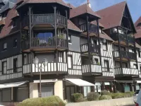 Les Jardins du Yacht Club Отели в г. 