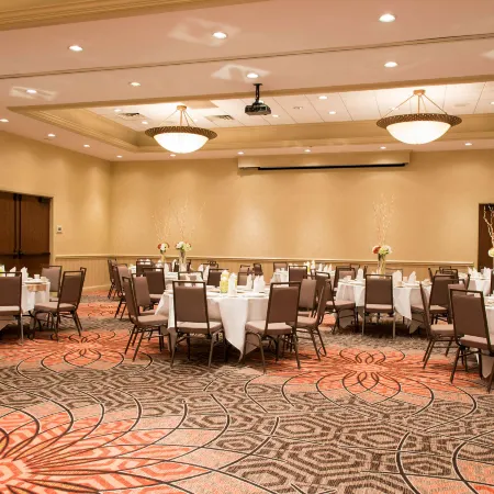 DoubleTree by Hilton Hotel Grand Rapids Airport