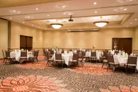 DoubleTree by Hilton Hotel Grand Rapids Airport - Breakfast