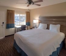 Rodeway Inn Near University-Gateway to Yosemite