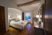 Villa with Spa, Pool and View of St Tropez's Gulf - Boutique