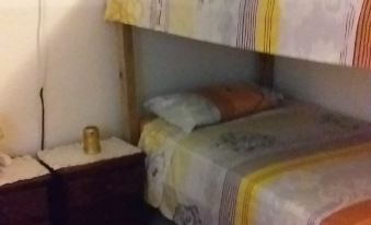 Room in Apartment - Comfortable Inn Green Sea Villa Helen / Kilometre 4 Circunvalar