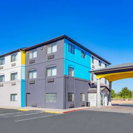 Days Inn by Wyndham Bernalillo