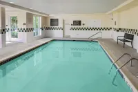 Hilton Garden Inn Albany Airport - piscina
