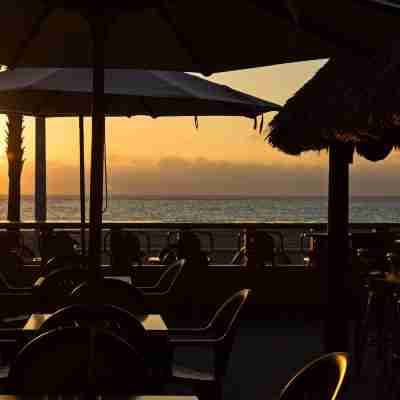 Riptide Oceanfront Hotel Dining/Meeting Rooms