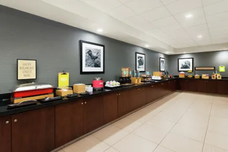 Hampton Inn & Suites National Harbor/Alexandria Area