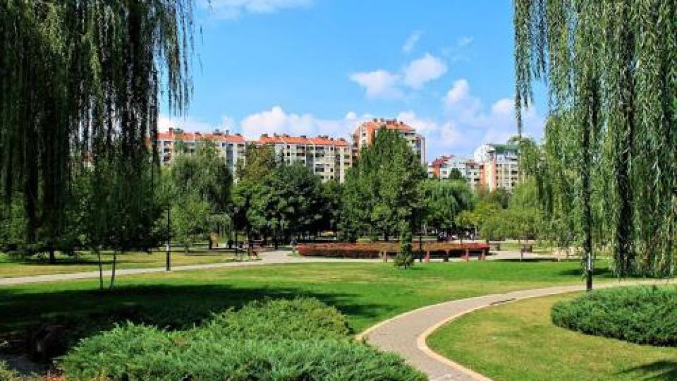 Community Park Apartment