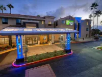 Holiday Inn Express & Suites Carlsbad Beach