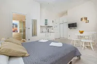 Lausion Apartments Отели рядом с достопримечательностью «Локрум»