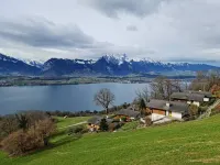 Chalet with Panoramic Views of the Mountains of the Oberland and Lake Thun 錫格里斯維爾住宿飯店