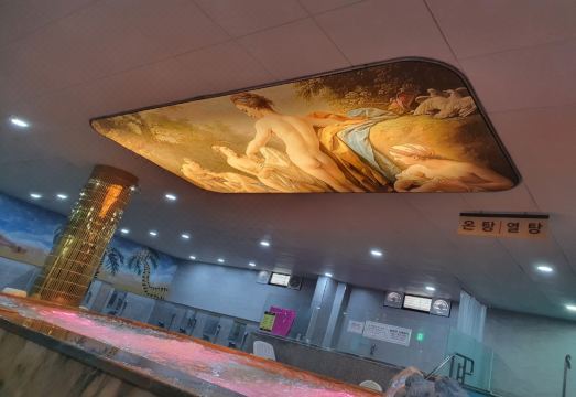 호텔 객실 내부