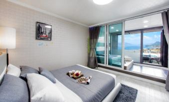 Geoje Island Solvert Pension