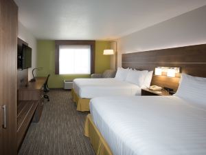 Holiday Inn Express & Suites Hesperia