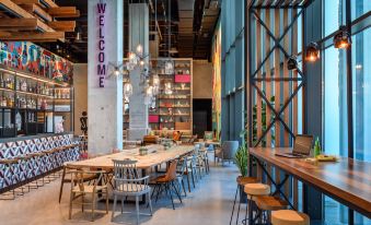 Moxy Lisboa Oriente