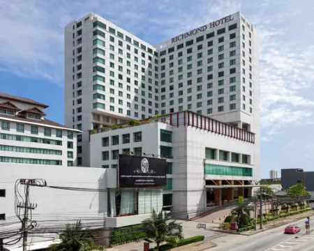 Grand Richmond Stylish Convention Hotel Hotels in Nonthaburi