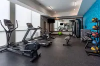 La Quinta Inn & Suites by Wyndham Shorewood - Gym