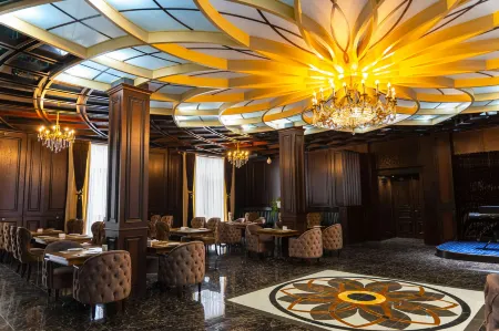 Ramada by Wyndham Turkistan Отели рядом с достопримечательностью «Мавзолей Ходжи Ахмеда Ясави»